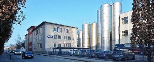 Im Juli 2021 ist Schluss: Das traditionsreiche Danone-Werk in Rosenheim wird nur noch etwa anderthalb Jahre in Betrieb sein.Fotos schlecker