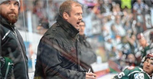 John Sicinski gibt auch in der nächsten Saison bei den Starbulls die Anweisungen hinter der Bande. Foto Ruprecht