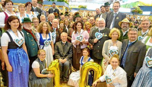 Jubiläumsaufmarsch: Bereits zum zehnten Mal präsentiert der Tourismusverband Chiemsee-Alpenland die Region Rosenheim bei der Internationalen Grünen Woche in Berlin. Fotos Hötzelsperger