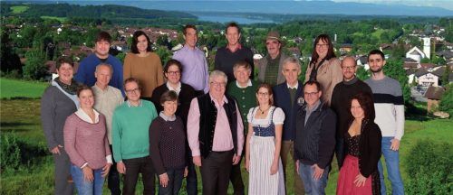 Mit diesem Team gehen ÜWG/Freie Wähler/EFL in die Kommunalwahl.Foto re