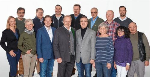 Mit diesem Team geht der SPD-Ortsverein Bad Endorf in die Kommunalwahl. Bei der Aufstellungsversammlung wurde Wolfgang Kirner als Bürgermeisterkandidat nominiert.Foto Ammelburger