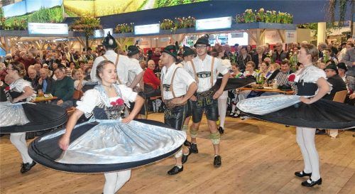 Mit heimischem Brauchtum wollen die Trachtler aus der Region – hier Mitglieder des Gauverbandes I – auch heuer wieder die Besucher der Internationalen Grünen Woche in Berlin begeistern.Fotos Hötzelsperger