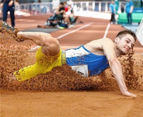 Moritz von Kuk vom TSV Bad Endorf gewann Bronze im Männer-Weitsprung. Fotos Stuffer