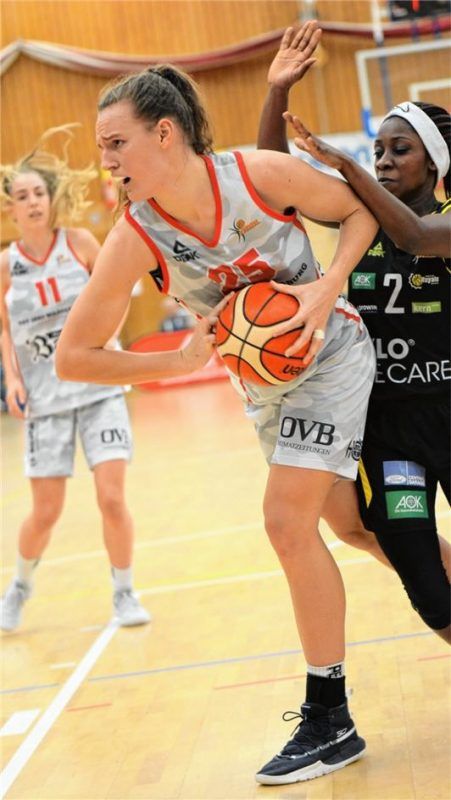 Nicht zu stoppen: Megan McKay, die 23 Punkte für Wasserburg erzielte. Fotos  Hörndl