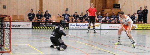 Rohrdorfs Topscorer Viktor Broberg erzielte gegen Chemnitz zwei Tore. Einen weiteren Treffer vergab er bei einem Penalty (siehe Bild) knapp.