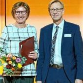 Auszeichnung für Kampf gegen Demenz