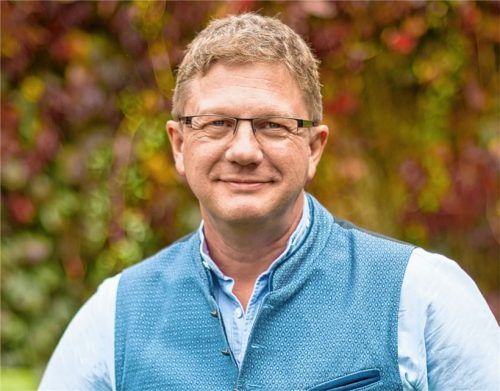 Setzt auf Bürgernähe und ist Vertreter der „Hin-zu-Motivation“: Josef Niedermeier aus Pfaffing, der als amtierender Gemeinderat auf den Bürgermeisterstuhl will. Foto red