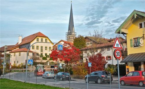 Siegsdorf hat sich dem Kommunalen Energieeffizienz-Netzwerk Rosenheim-Traunstein angeschlossen. Unter anderem will die Gemeinde die CO2-Belastung im Ort und bei den eigenen Liegenschaften ermitteln. Foto Krammer