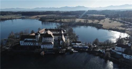 Trotz zahlreicher Teilnehmer an einer Demo am Dreikönigstag verlief die Klausurtagung der CSU-Landesgruppe äußerst ruhig. Foto re