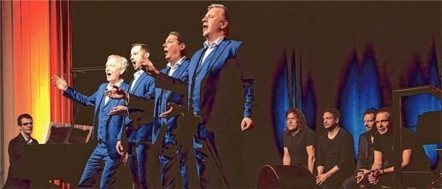 Zwei Ensembles – ein Experiment, das Zugaben verlangte: Quadro Nuevo und CantoSonor traten zusammen im Ballhaus auf. Foto Herzog