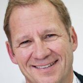 Knieschmerzen: Schonen oder bewegen?