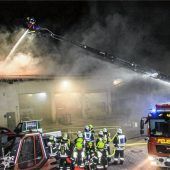 Feuer in Lkw-Werkstatt: Großeinsatz in Rohrdorf