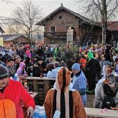 Narren verwandeln Pullach in einen Märchenwald