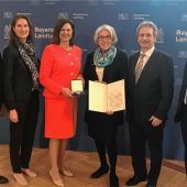 Bayerische Verfassungsmedaille in Silber für Monika Reiter und Rupert Voß