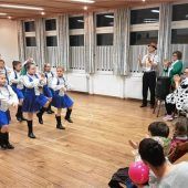 Kinder tanzen für Kinder