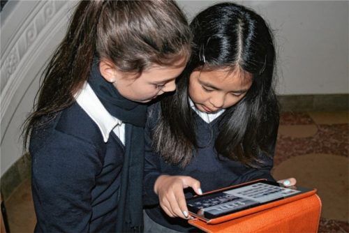 Auch die Schüler in den unteren Jahrgangsstufen lernen Schulstoff mit Unterstützung durch digitale Medien.Fotos schloss neubeuern