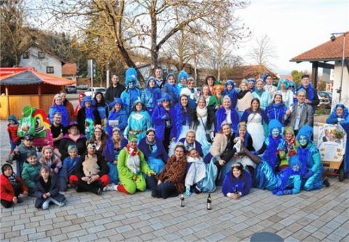 „Blaue Prinzessinen“ war das Motto in Aschau. Foto Höpfinger