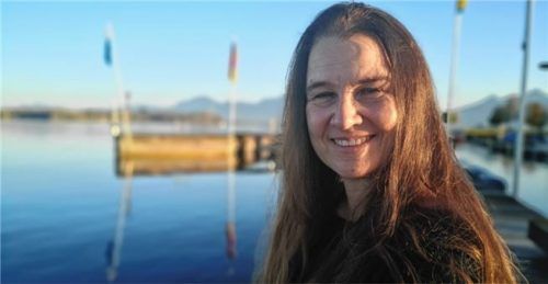 „Dahoam“ am Chiemsee: Michaela Eglseer (AfD).