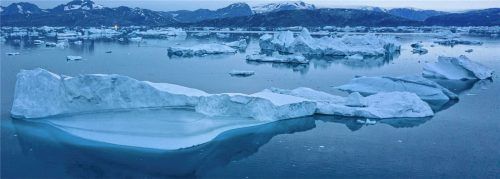 Das besonders vom Klimawandel betroffene Grönland will sein Schmelzwasser zum Exportprodukt machen. Foto dpa