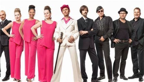 Das Foto zeigt die Soulband „Ecco DiLorenzo and his Innersoul“ in ihrer typischen Inzenierung. Foto RE.