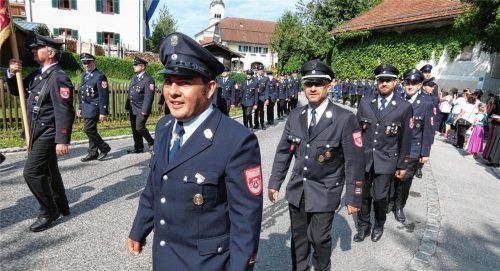 Der Festumzug war der Höhepunkt der Jubiläumsfeier der freiwilligen Feuerwehr.Fotos müller