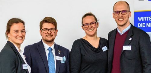 Der Vorstand der Wirtschaftsjunioren Rosenheim: Susann Hädrich, Maximilian Mertens, Monika Eisermann und Marc Simon (von links). Fotos re