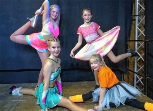 Die Fill-Schwestern: (vorne, von links) Theresa und Heidi sowie (hinten von links) Klara und Vroni. Foto Fill