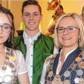 Neue Könige und Königinnen gekrönt