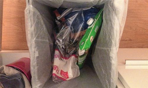 Die Kolbermoorer Senioren können beispielsweise das Plastik zu Hause sammeln und es via Anmeldung vom MüllMobil einmal im Monat abholen lassen. Foto Weinzierl