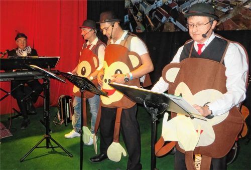 Die Schlawiner bestritten wieder den Hauptteil des Programmes 2020 (von rechts Thomas Obermeier, Karl Korn, Dieter Gruber und Lorenz Bauer). Fotos  Jaensch