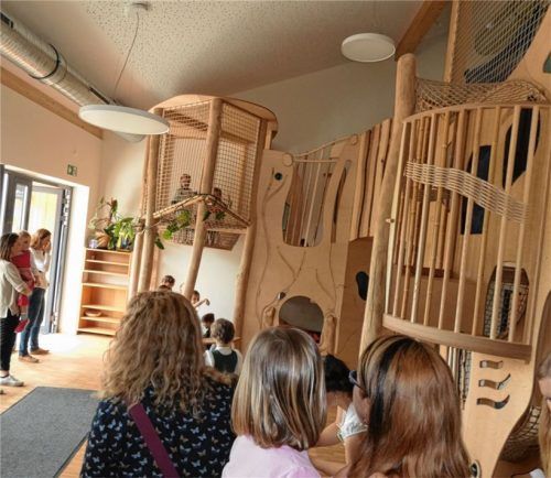 Die Spiel-, Erlebnis- und Bewegungslandschaft im 50 Quadratmeter großen neuen Gruppenraum.