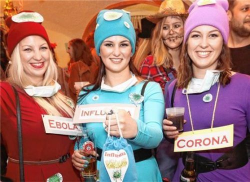 Ebola, Influenza und Corona feiern in Taufkirchen. Foto Stuffer
