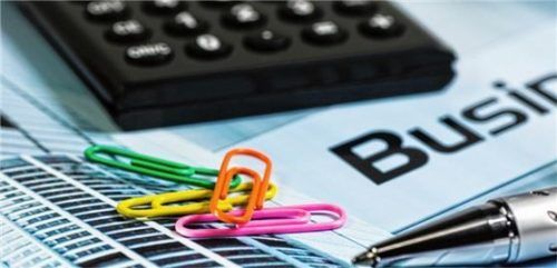 Ehegatten können sich mit einem gemeinsamen Freistellungsauftrag Mühe und Arbeit ersparen.