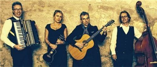 „Folks play Cohen“, das sind (von links) Jörg Müller, Claudia Rucker, Ben Leinenbach und Robert Winkler. Foto re