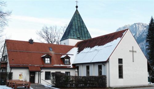 In Eigenleistung umgebaut: Die evangelische Kirche in Kiefersfelden.Fotos hoffmann