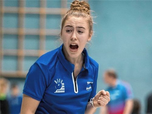 Jubelfaust: Naomi Pranjkovic holte sich mit neun Siegen aus elf Begegnungen den Turniersieg in der Mädchen-18-Konkurrenz.Fotos Steinbrenner