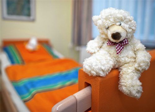 Mit liebevollem Umgang und kindergerechtem Spielzeug wie diversen Plüschtieren versuchen die Mitarbeiter des Kinderhospizes Familien zu unterstützen. Foto dpa