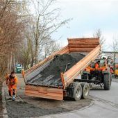 Parkplätze für Autos und Radl aufgefrischt