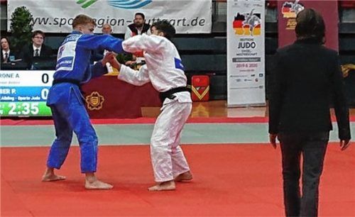 Patrick Weisser (links) siegte in der ersten Runde gegen Alessio Murrone aus Nordrhein-Westfalen.