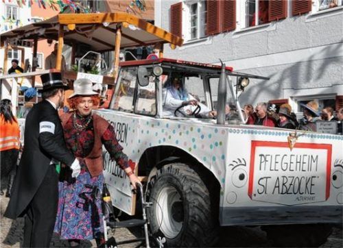 Pflegeheim St. Abzocke: Auch mit dem Thema Pflegenotstand beschäftigten sich die Narren.