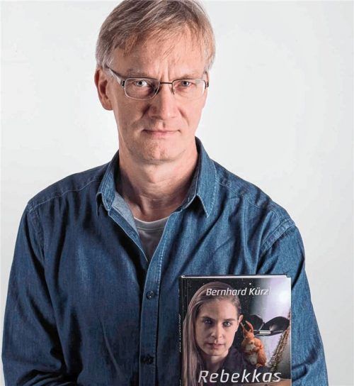 „Rebekkas Erbe – Das Luftschiff“, Bernhard Kürzl, Tredition-Verlag, Taschenbuch 19,90 Euro, ISBN 978-3-7497-1539-8, Hardcover 27,90 Euro ISBN 978-3-7497-1540-4 (576 Seiten), E-Book 3,99 Euro ISBN 978-3-7497-1541-1. Foto  re