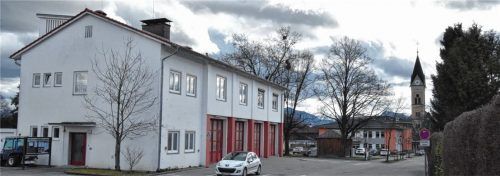 Sanierung oder Neubau? Welche Fahrzeuge werden gebraucht, welche fände man nett? Darum geht es bei der Feuerwehr Schloßberg in diesem Jahr, für den Bedarfsplan stehen 50000 Euro bereit. Foto Schlecker
