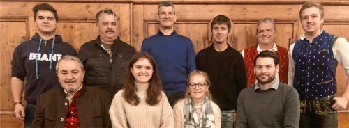 Sie treten für den Verein Bürger für Samerberg zur Kommunalwahl an: (Reihe hinten, von links) Christoph Jonas, Josef Moser, Stefan Leipold, Simon Hager, Karl Leistner und Michael Auer; (Reihe vorne, von links): Franz-Xaver Hofmann, Giulia Leistner, Doreen Bruntsch sowie Sebastian Irger.