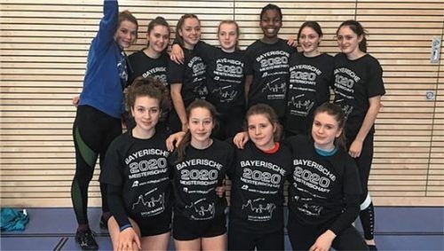 Südbayerischer Vizemeister U16 hinten von links: Coach Fiona Biczkowski, Angelina Ebers, Anni Heßler, Maya Heßler, Alla Wolfahrt, Nelly Wolfahrt; vorne Rebecca Brillantino, Lana Ansprach, Mira Müller und Laura Stöllinger.