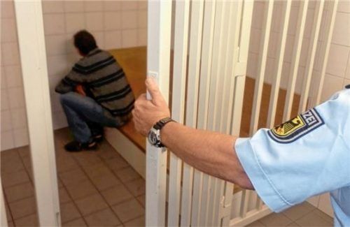 Weil er eine festgesetzte Geldstrafe nicht zahlen konnte, lieferte die Bundespolizei einen 38-jährigen Mann ins Gefängnis ein. Foto Bundespolizei