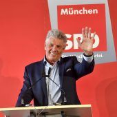 Reiter hält die Damen in Schach