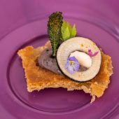 Kochen mit Hülsenfrüchten: Schwarze Bohnen mit Perl-Emmer und Gemüse