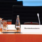 Merkel: Kritik an Mehrfachtest