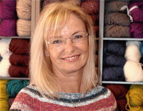 Andrea Schmieders Lager ist voll – doch verkaufen kann sie derzeit nichts.