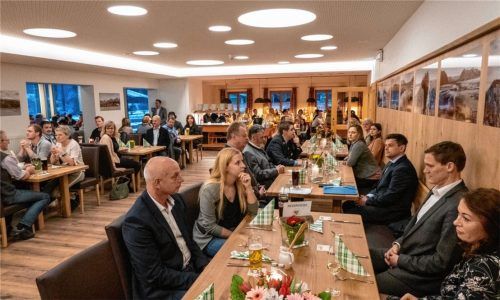 Attraktive, flexible Räume, die parallele Veranstaltungen ermöglichen, bekam die Gaststätte Poststüberl mit dem Umbau der Oberwössner Ferienwohnanlage. Fotos Flug